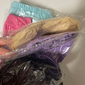 Side ruffle shorts NIB